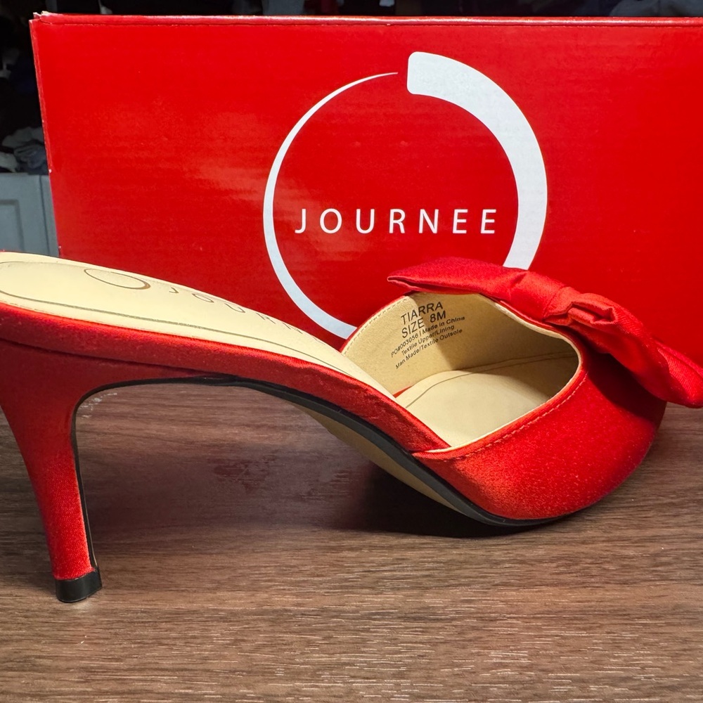 Journee Women's Tiarra Evening Pumps